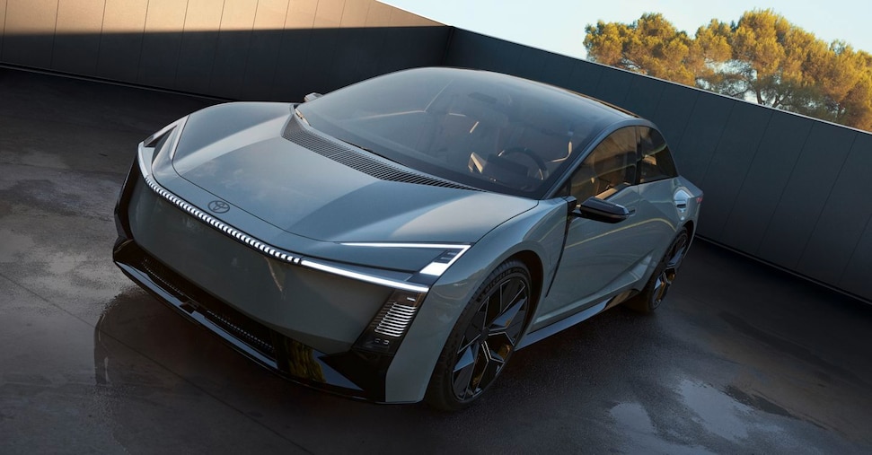 Toyota e Lexus progettano il futuro tra super van a sei ruote e la nuova generazione della Corolla Toyota e Lexus progettano il futuro tra super van a sei ruote e la nuova generazione della Corolla