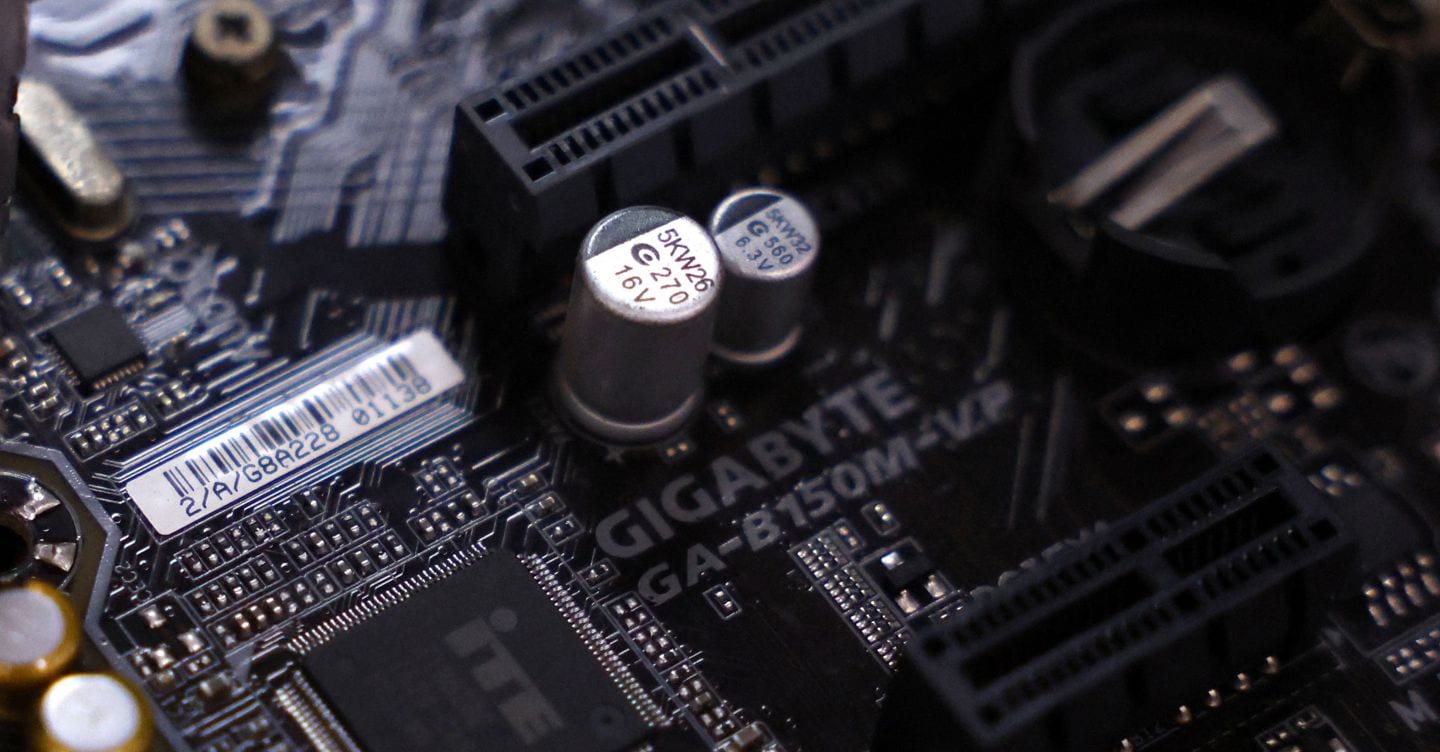 Paradosso dei Semiconduttori: Boom e Crisi nell'Industria dei Chip