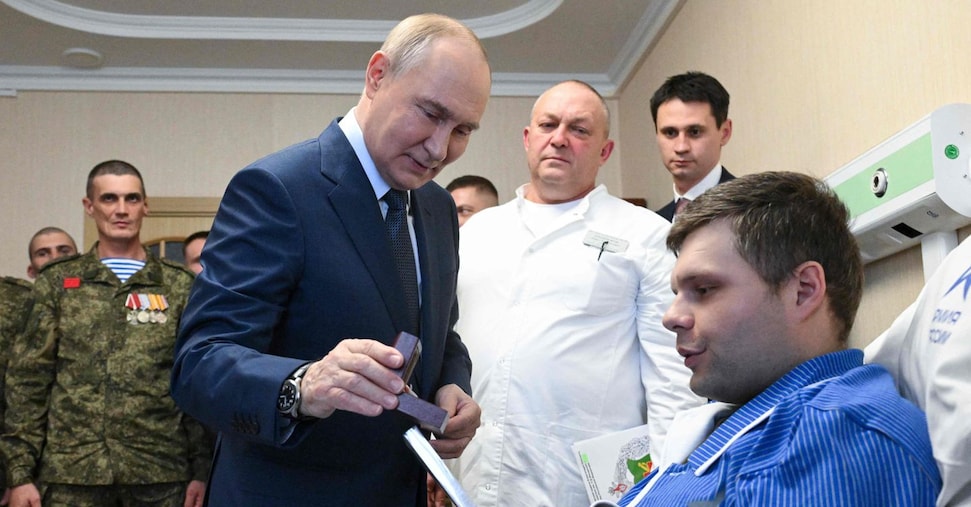 Russia: distrutti 100 droni ucraini, stop a scali aerei. Putin invita alla resa i soldati di Kiev “circondati” Russia: distrutti 100 droni ucraini, stop a scali aerei. Putin invita alla resa i soldati di Kiev “circondati”