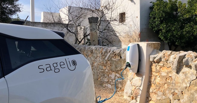 Una stazione di ricarica di Sagelio per auto elettriche 