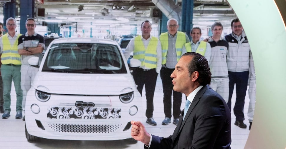 Stellantis soffre, primo rialzo ricavi dopo 7 trimestri ma dubbi su outlook