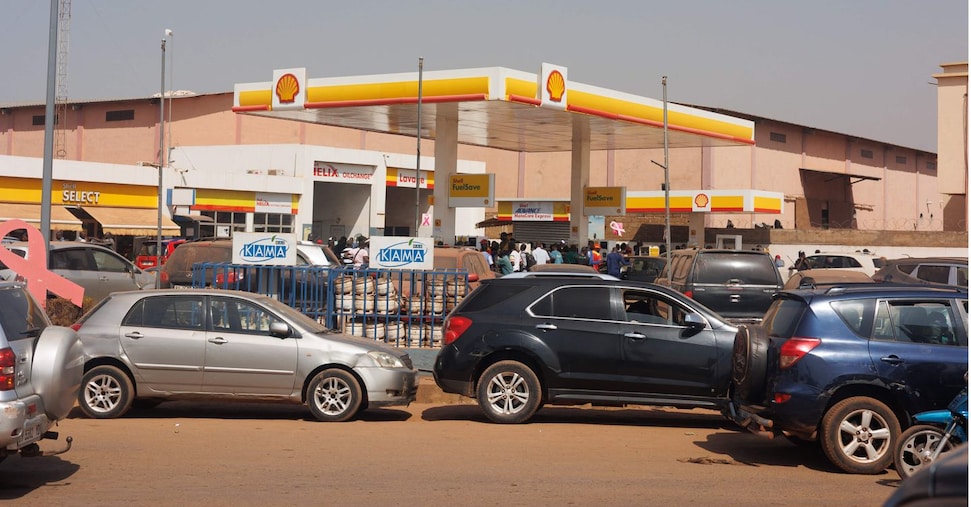 Mali, il blocco jihadista del carburante affossa Bamako Mali, il blocco jihadista del carburante affossa Bamako
