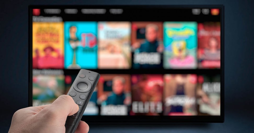 Tv tradizionali e piattaforme, la battaglia si sposta sulle schermate dei televisori