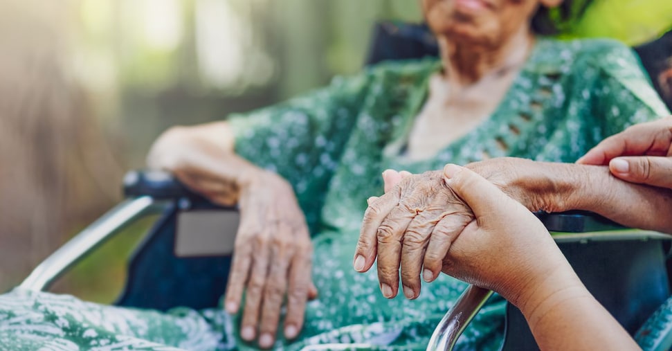 Anziani, la Prestazione universale fa flop: solo 2 mila beneficiari sui 25mila attesi Anziani, la Prestazione universale fa flop: solo 2 mila beneficiari sui 25mila attesi