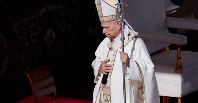 Papa Leone XIV celebra una Messa per il Giubileo del Mondo dell'Educazione e proclama San John Henry Newman "Dottore della Chiesa" in Piazza San Pietro, in Vaticano, 1 novembre 2025. REUTERS/Remo Casilli