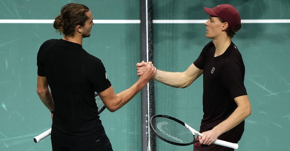 Sinner in finale a Parigi per tornare numero uno