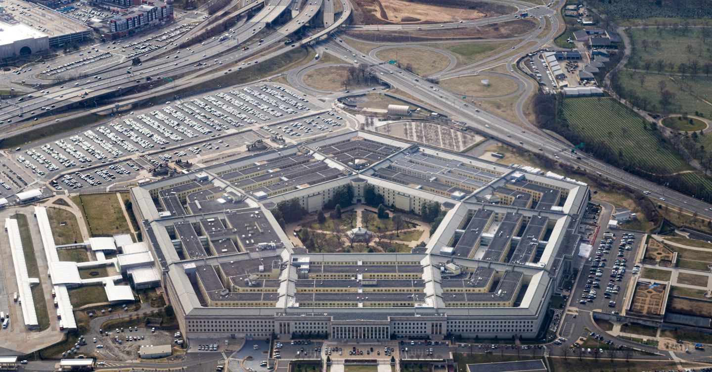 https://i2.res.24o.it/images2010/S24/Documenti/2025/11/03/Immagini/Ritagli/2025-10-30T162352Z_1715148344_RC27VS9YGSYJ_RTRMADP_5_USA-PENTAGON-DOGE-DRONES-U44042801004Yel-1440x752@IlSole24Ore-Web.JPG