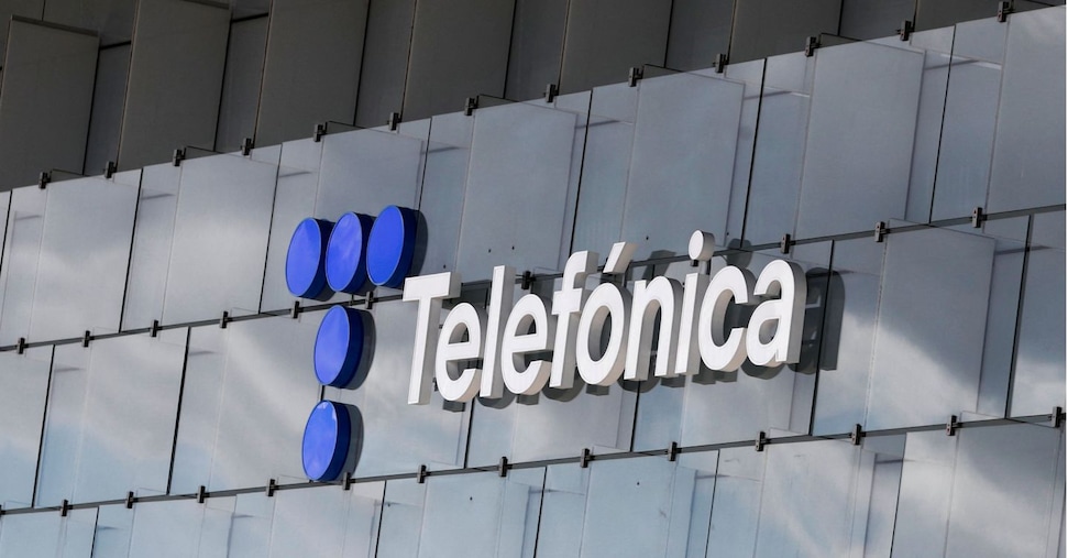 Telefonica falls in Madrid, dividend halved in 2026 and quarter below ...