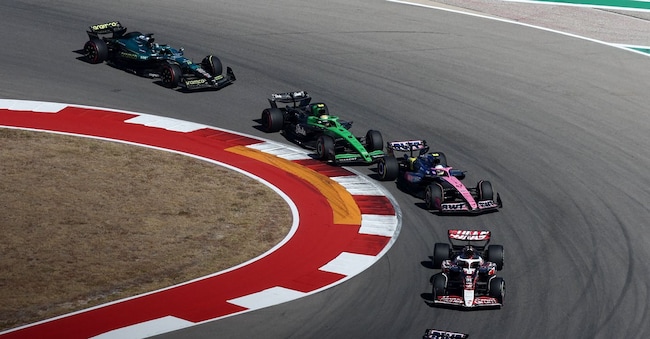 Formula Uno F1 - Gran Premio degli Stati Uniti - Circuito delle Americhe, Austin, Texas, Stati Uniti - 19 ottobre 2025 Pierre Gasly della Alpine, Esteban Ocon della Haas, Franco Colapinto della Alpine, Gabriel Bortoleto della Sauber e Lance Stroll della Aston Martin in azione durante la gara REUTERS/Jakub Porzycki
