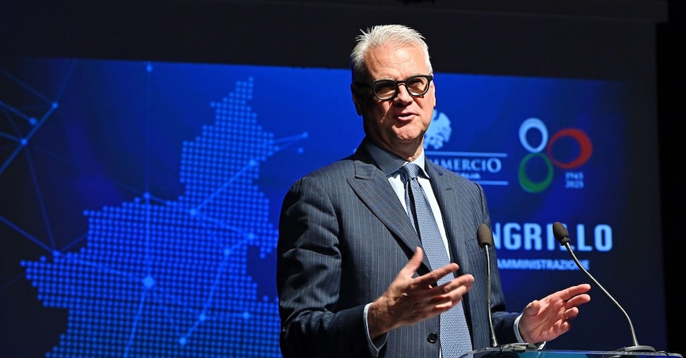 Rinnovo contratto enti locali, 142 euro in più al mese. Zangrillo: «Risultato importante»