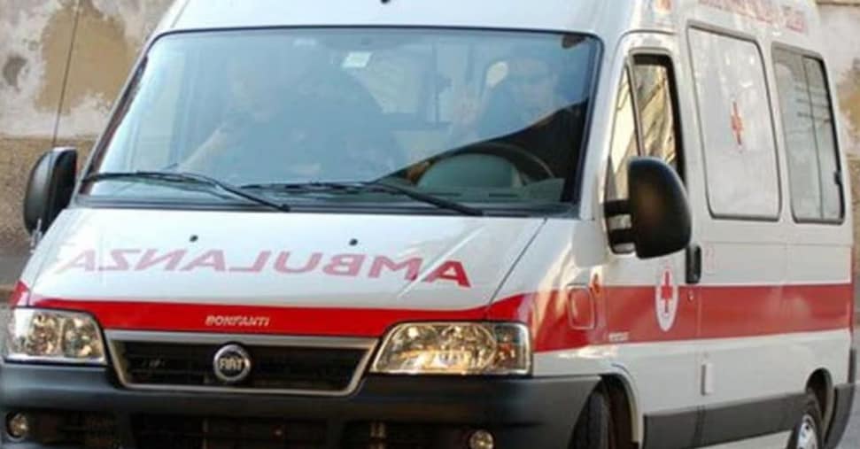 Travolto da un muletto in azienda nel Piacentino, morto 64enne