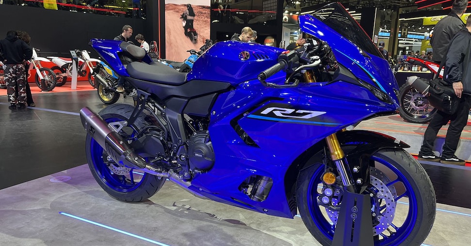 Eicma 2025, Yamaha rinnova la R7. Ora è più tecnologica