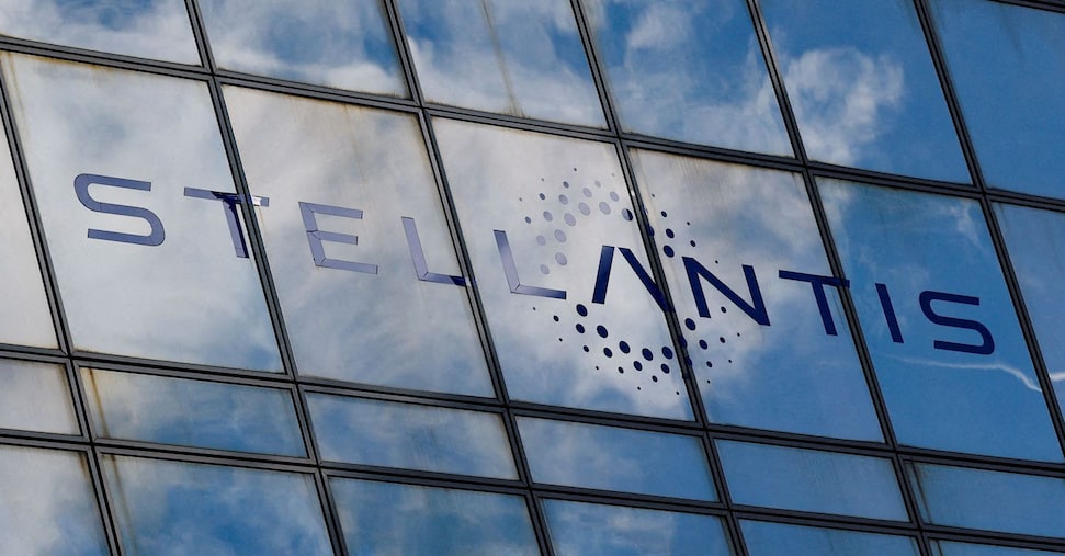 Stellantis richiama 320mila modelli Jeep ibridi negli Stati Uniti per rischio di incendio alle batterie