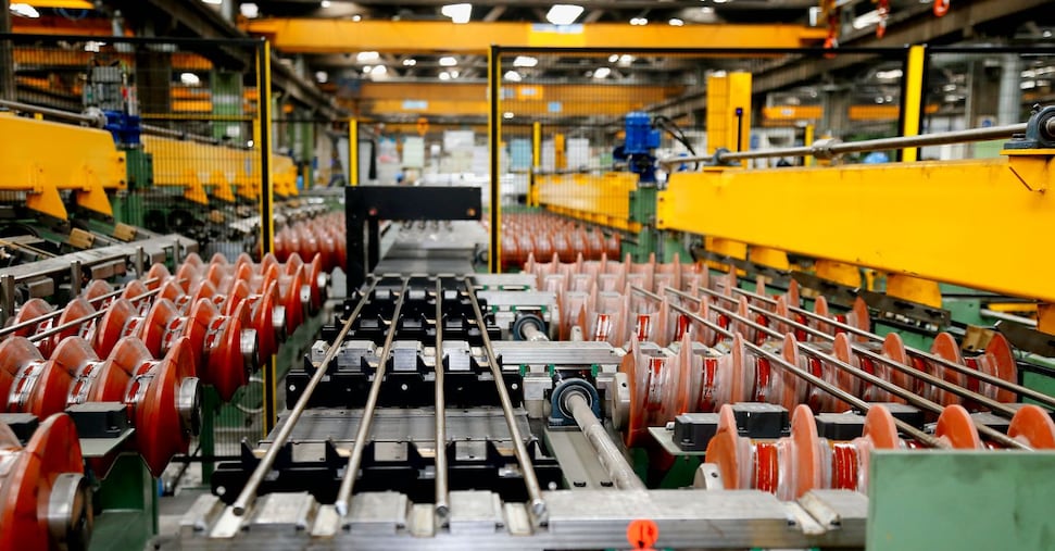 Ricavi fermi nel 2025, il freno da auto e moda