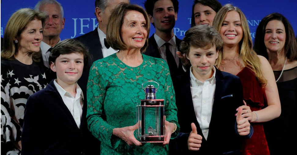 Nancy Pelosi si ritira: «Non mi candiderò alle elezioni del 2026»
