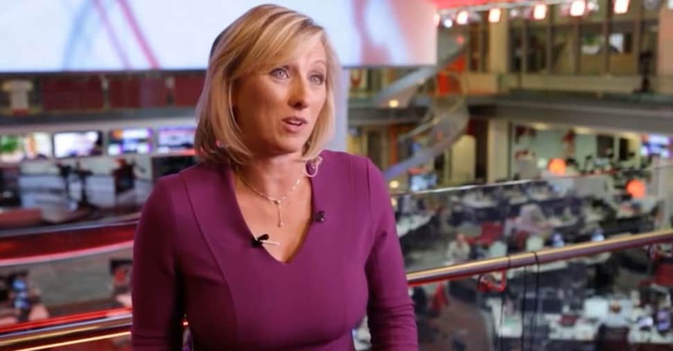 «Donne incinte» invece di «persone incinte», poi la smorfia: la BBC richiama Croxall per la correzione in diretta