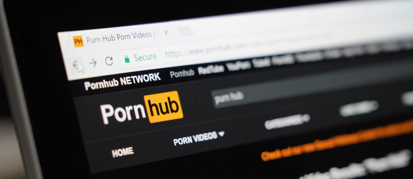 Blocco dei siti porno ai minori, si parte il 12 novembre: i dubbi e le nuove regole