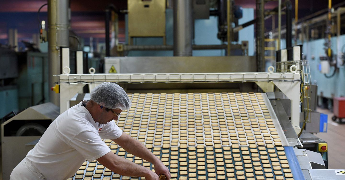 https://i2.res.24o.it/images2010/S24/Documenti/2025/11/08/Immagini/Ritagli/ALIMENTARE_BISCOTTI_INDUSTRIA_PRODUZIONE_AFP-U08278533777uRq-1440x752@IlSole24Ore-Web.jpg