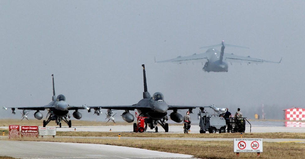 Shutdown Usa, ai dipendenti di Aviano senza stipendio sostegno dalla Bcc