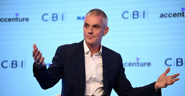 Il direttore generale della BBC Tim Davie interviene alla conferenza annuale della Confederation of Business Industry (CBI) presso il Vox Conference Centre di Birmingham il 22 novembre 2022. (Foto di Oli SCARFF / AFP)