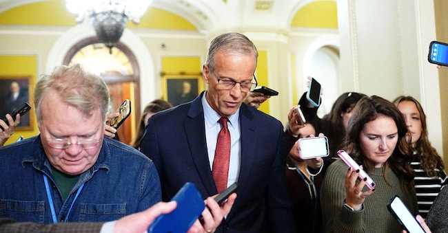 Il leader della maggioranza al Senato Usa  John Thune  REUTERS/Aaron Schwartz