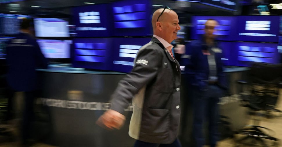Borse Ue, prosegue il rally. Milano sopra 44.000 punti con banche e lusso