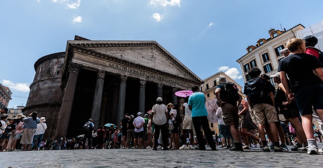 File al Pantheon in occasione del primo giorno di ingresso a pagamento