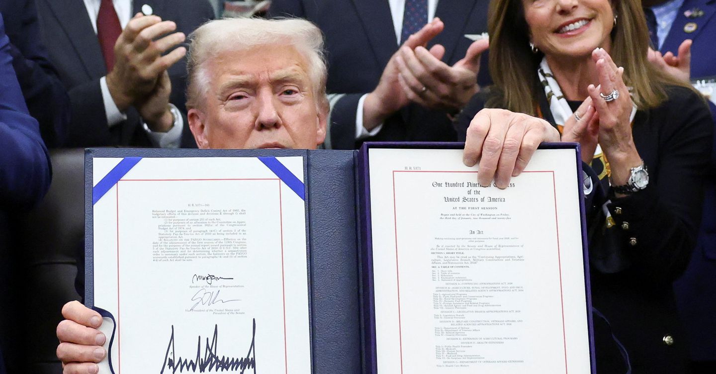 Usa, Trump firma la fine dello shutdown: «Non dovrà accadere mai più»