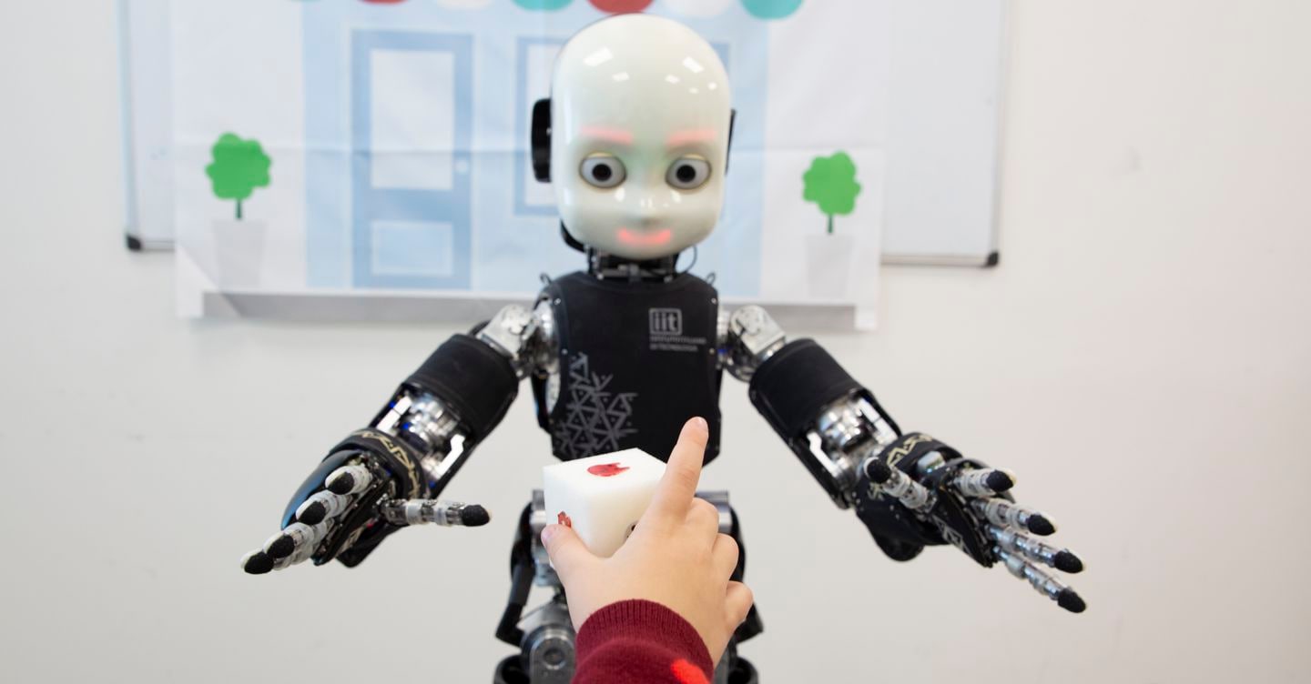 Autismo, il robot umanoide dell’Iit stimola le capacità di relazione
