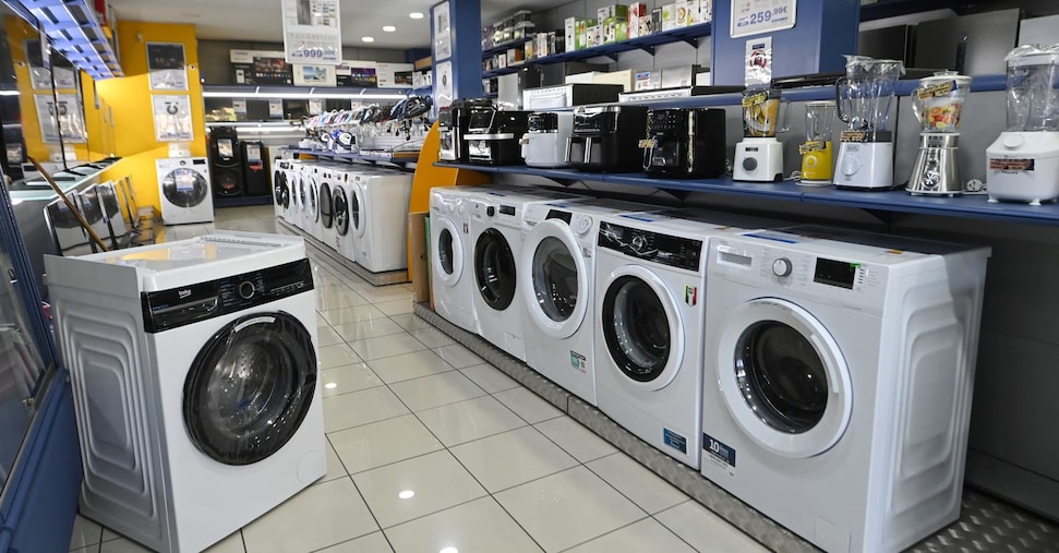 Bonus elettrodomestici fino a 200 euro, domande al via dalle ore 7 del 18 novembre: ecco come fare