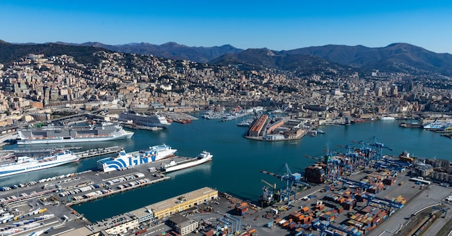 Il porto di Genova