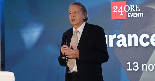 FABIO TAMBURINI DIRETTORE IL SOLE 24 ORE INSURANCE SUMMIT IL SOLE 24 ORE PALAZZO GIURECONSULTI