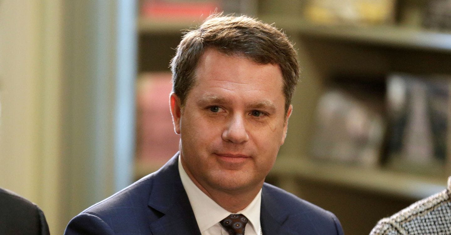 Walmart, il ceo della crescita record va in pensione a 59 anni: ha aumentato stipendi e welfare ai dipendenti