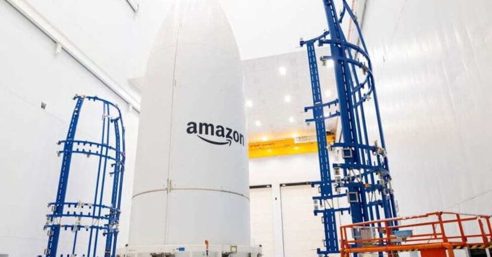 Amazon guarda allo spazio con Leo: parte la sfida a Starlink di Elon Musk