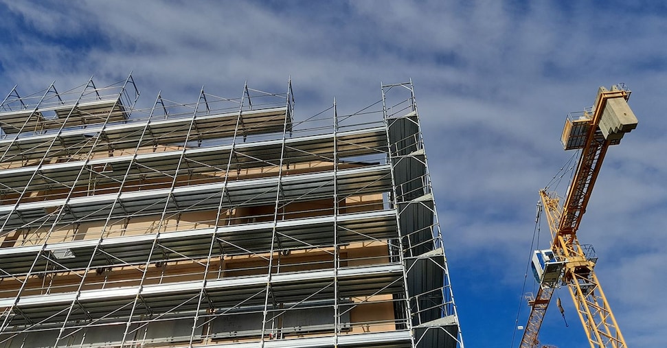 Manovra, la maggioranza riapre il condono edilizio 2003: ecco cosa prevede