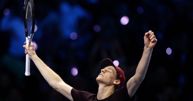 Tennis - ATP Finals - Turin - Palasport Olimpico, Turin, Italy - November 16, 2025 Italy's Jannik Sinner celebrates winning the final against Spain's Carlos Alcaraz REUTERS/Guglielmo Mangiapane     TPX IMAGES OF THE DAY