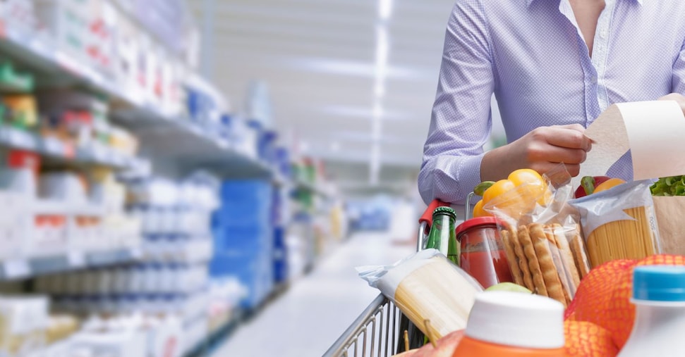 Inflazione, la decelerazione di ottobre: +1,2% sull’anno. Frenata per il carrello della spesa (+2,1%)