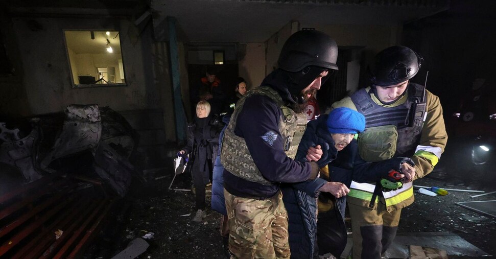 Allerta aerea in Ucraina. Zelensky: 9 morti a Ovest. Trump e Russia al lavoro su piano di pace