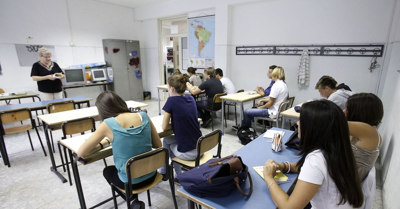 L'interno di una classe durante il primo giorno di scuola al liceo Newton di Roma