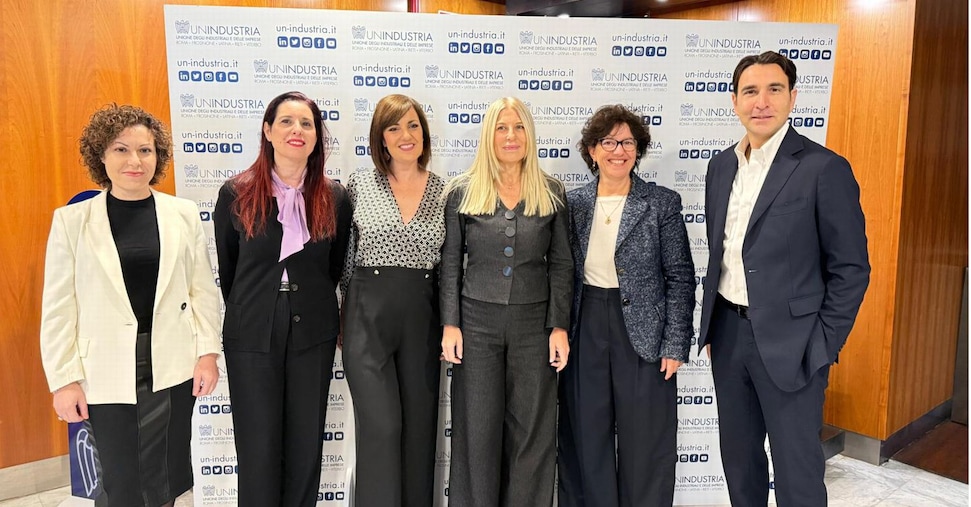 imprese e scuole unite contro la violenza di genere