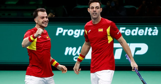 Tennis - Davis Cup - Final 8 - Semi Final - Spain v Germany. Pedro Martinez e Marcel Granollers. (Reuters) 
