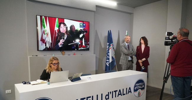 In attesa dei dati definitivi sulle elezioni regionali, nella sede regionale del partito a Mestre, 24 novembre 2025. ANSA/ANDREA MEROLA