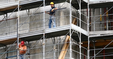 CANTIERE EDILE
OPERAI
CARPENTIERI
MURATORI
PALAZZO
COSTRUZIONE