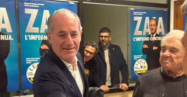 Luca Zaia arriva al quartier generale in provincia di Treviso dopo le elezioni regionali, 24 novembre 2025. ANSA/ UFFICIO STAMPA ZAIA