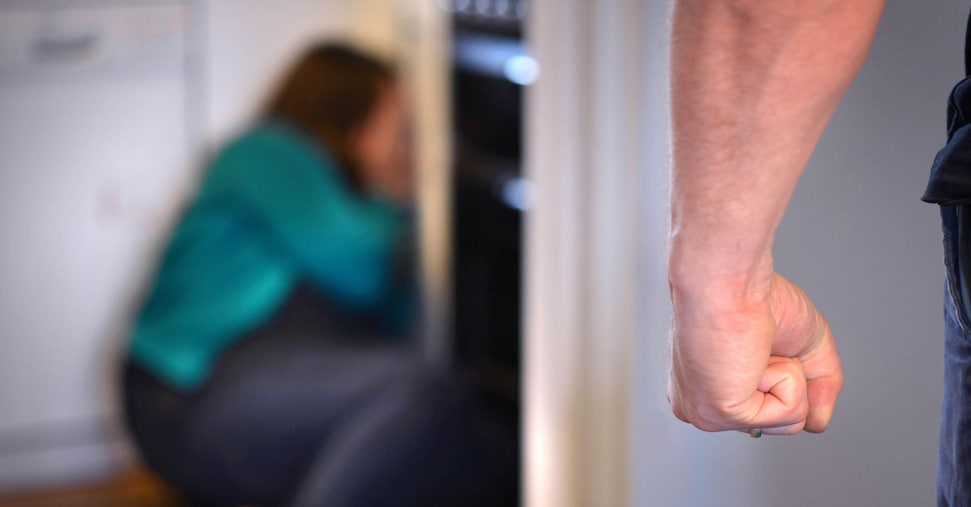 Violenza donne, almeno un’aggressione per 6,4 milioni ma solo il 10,5% denuncia il partner