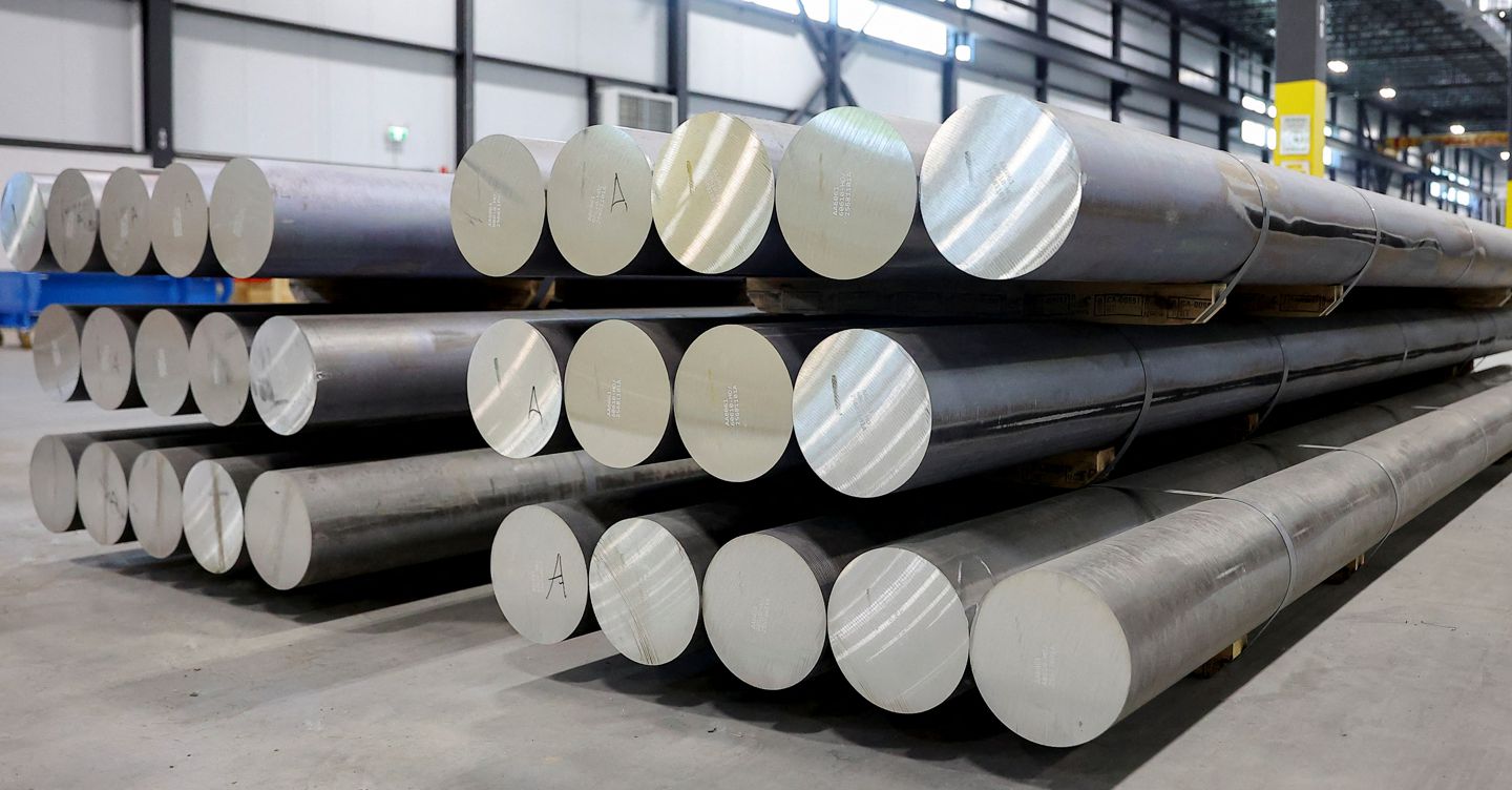 Hydro chiude a Feltre, lavoratori in presidio permanente