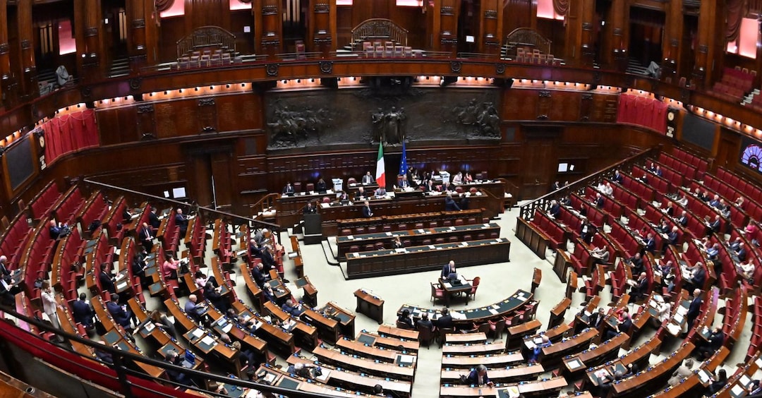 Assistenza sanitaria degli italiani all'estero, sì della Camera. Premio  annuo di 2mila euro - Il Sole 24 ORE