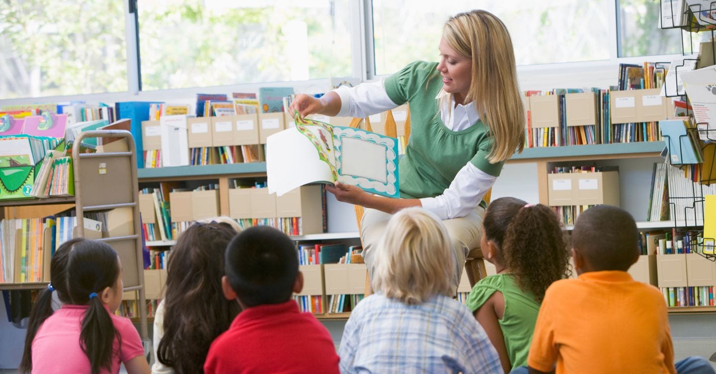 Bimbi mandati in un angolo, la maestra rischia una condanna per maltrattamenti