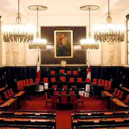 Aula Consiliare di Palazzo Marino
foto Andrea Scuratti
Comune di Milano - Laboratorio Fotografico
maggio 2006