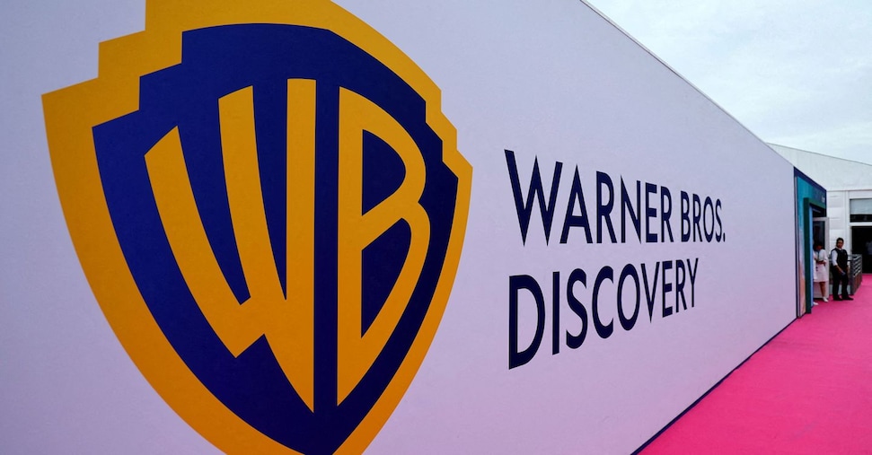 Warner Bros Discovery nel mirino: nuove offerte da Netflix, Paramount e Comcast